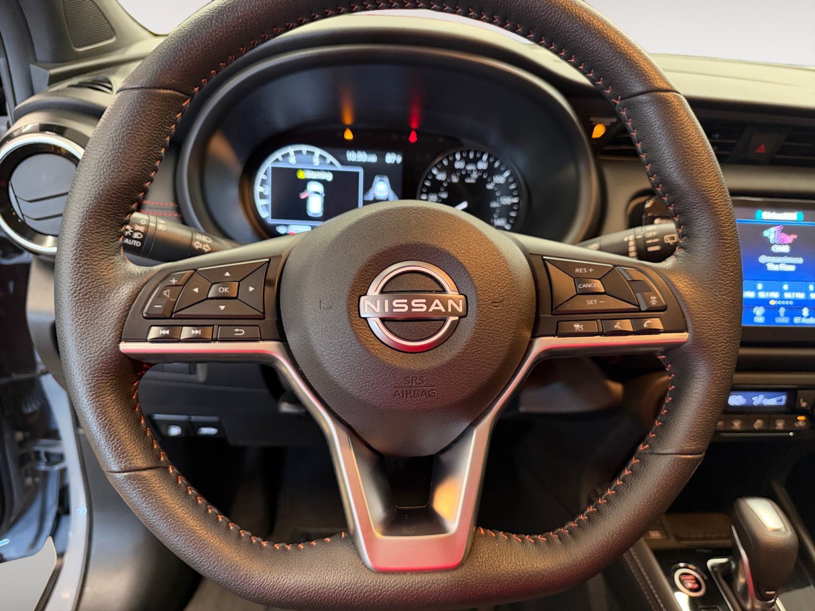 Used 2023 Nissan Kicks SR w/ SR Premium Package FWD image 14