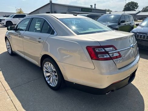 Used 2018 Ford Taurus Limited FWD image 4