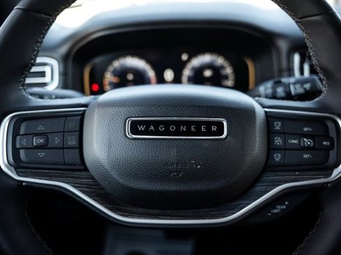 Used 2024 Jeep Wagoneer L Series II w/ Flexible Seating Group image 16