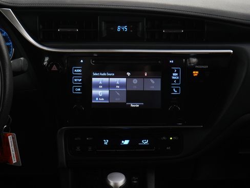Used 2017 Toyota Corolla LE FWD image 15