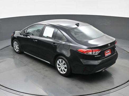 Used 2022 Toyota Corolla LE FWD image 35