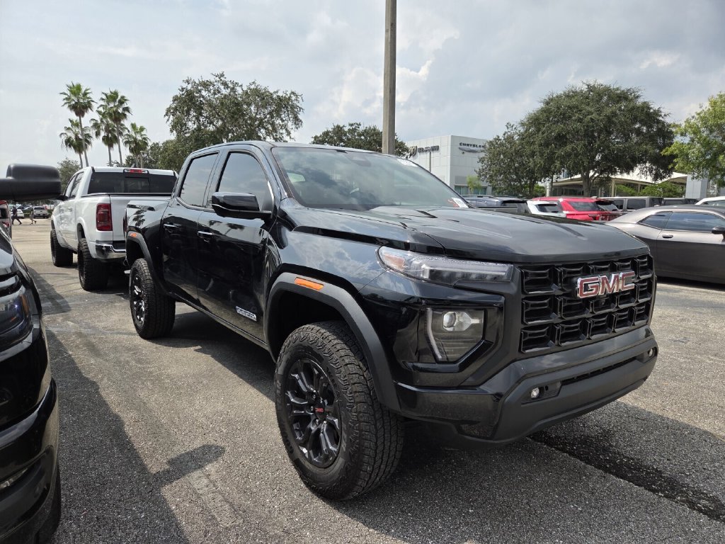 Used 2025 GMC Canyon Elevation w/ Convenience Package RWD image 2