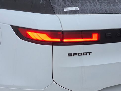 New 2025 Land Rover Range Rover Sport Dynamic SE image 35