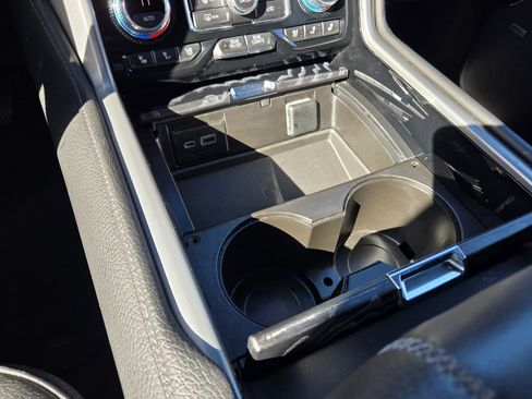 Used 2023 GMC Yukon Denali image 32