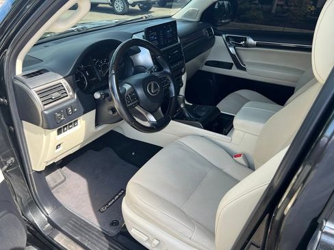 Used 2023 Lexus GX 460 Premium w/ Premium Package AWD/4WD image 11