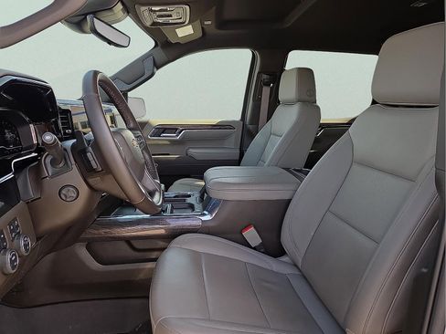 Used 2025 Chevrolet Silverado 1500 LTZ image 14