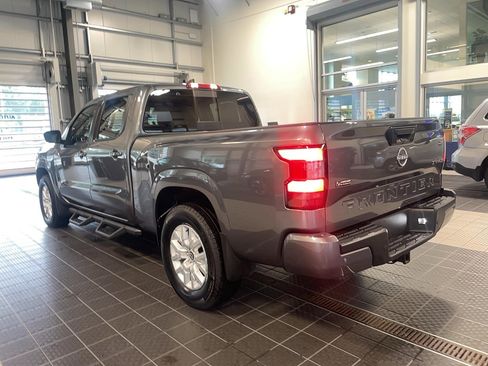Used 2024 Nissan Frontier SV w/ Technology Package image 16
