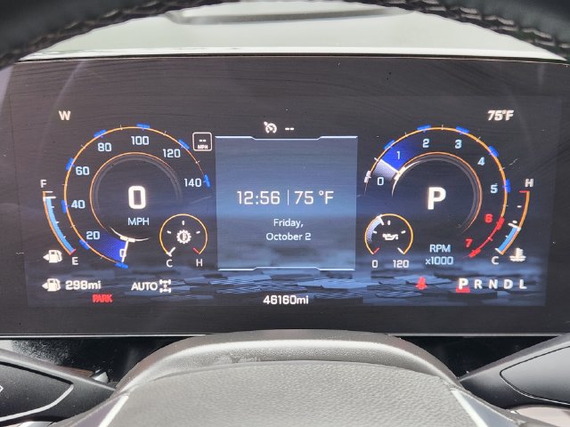 Used 2025 Chevrolet Suburban Z71 AWD/4WD image 17