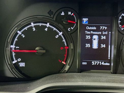 Used 2021 Toyota 4Runner SR5 Premium w/ Moonroof Package RWD image 12
