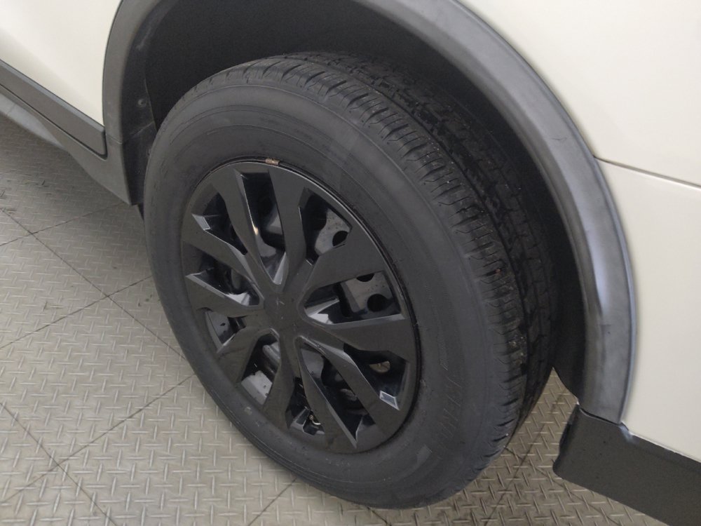 Used 2017 Nissan Rogue S AWD/4WD image 31