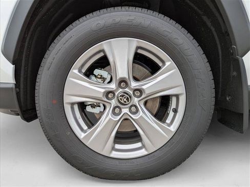 New 2025 Toyota RAV4 XLE w/ Convenience Package AWD/4WD image 10