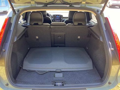 Used 2024 Volvo XC40 B5 Core AWD/4WD image 29
