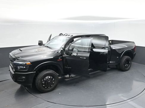Used 2025 RAM 3500 Limited AWD/4WD image 60