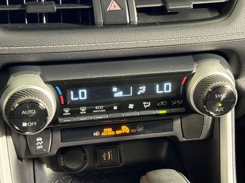 Used 2025 Toyota RAV4 XLE image 35