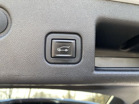 Used 2020 Chevrolet Equinox LT image 10