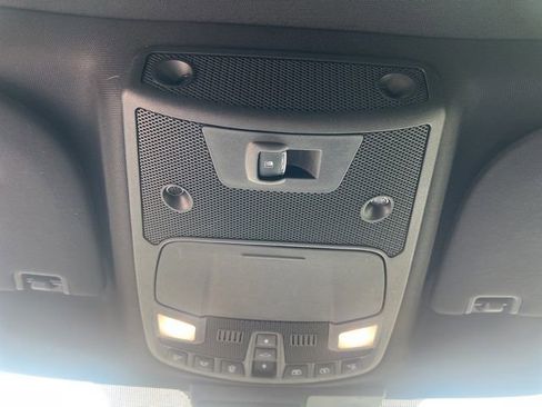 Used 2019 Ford F150 Lariat w/ Equipment Group 502A Luxury AWD/4WD image 31