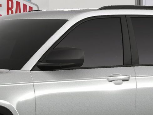 New 2025 Jeep Grand Cherokee Altitude image 12