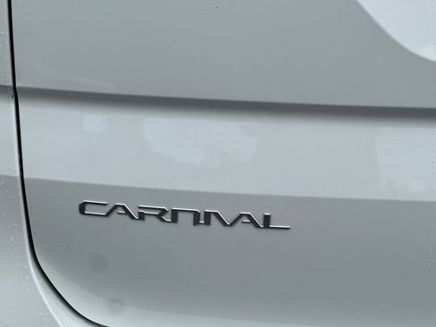 Certified 2023 Kia Carnival LX image 30