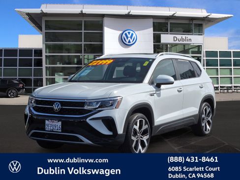 Certified 2023 Volkswagen Taos SEL image 8