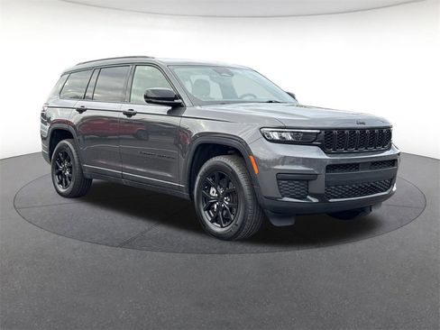 Used 2024 Jeep Grand Cherokee L Laredo image 7