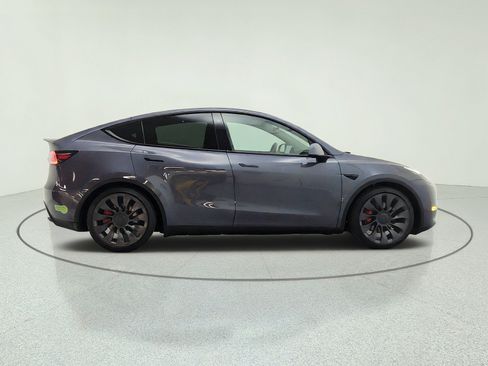 Used 2023 Tesla Model Y Performance AWD/4WD image 4