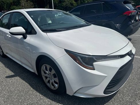 Used 2024 Toyota Corolla LE FWD image 2