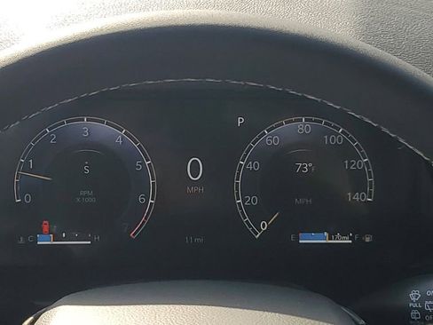 New 2025 Jeep Grand Cherokee Limited image 32