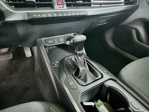 Used 2025 Kia K4 FWD image 24