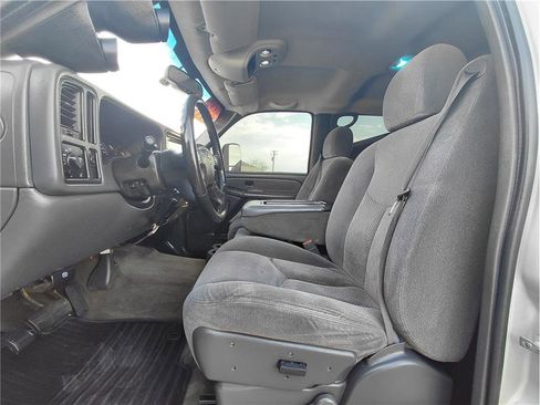 Used 2005 Chevrolet Silverado 2500 LS w/ Heavy-Duty Power Package image 8