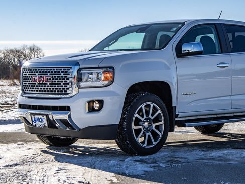 Used 2020 GMC Canyon Denali image 16