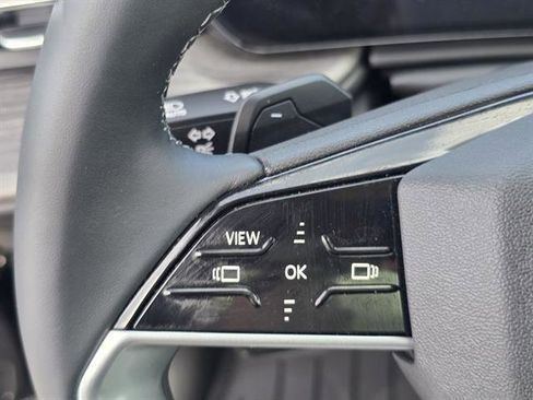 Used 2025 Audi Q5 Premium w/ Convenience Package image 24