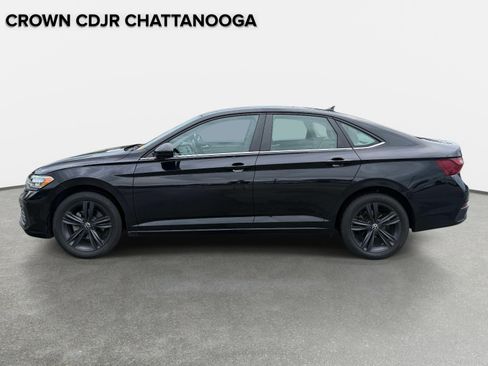 Used 2023 Volkswagen Jetta SE FWD image 2