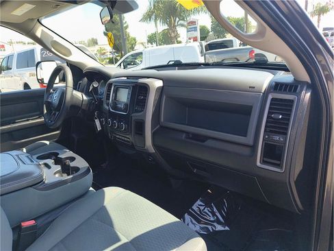 Used 2018 RAM 2500 Tradesman w/ Chrome Appearance Group AWD/4WD image 12