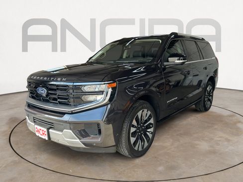 Used 2025 Ford Expedition Platinum w/ Driver's Package AWD/4WD image 6