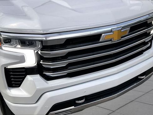 Used 2023 Chevrolet Silverado 1500 High Country w/ Technology Package RWD image 28