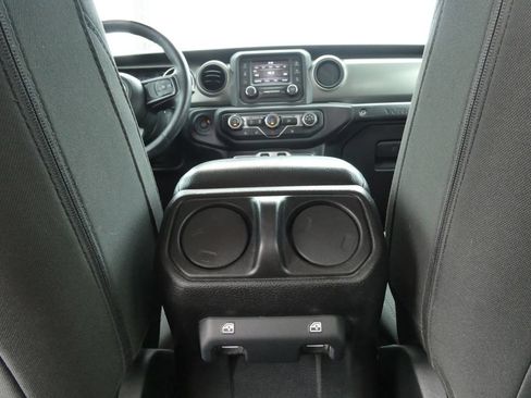 Used 2018 Jeep Wrangler Unlimited Sport S AWD/4WD image 17