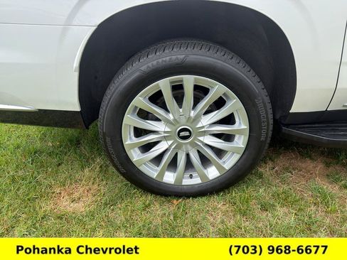 Used 2023 Cadillac Escalade ESV Luxury AWD/4WD image 27