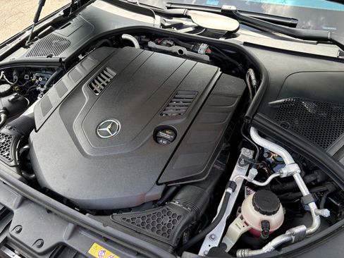 Used 2024 Mercedes-Benz Maybach S 580 4MATIC image 24