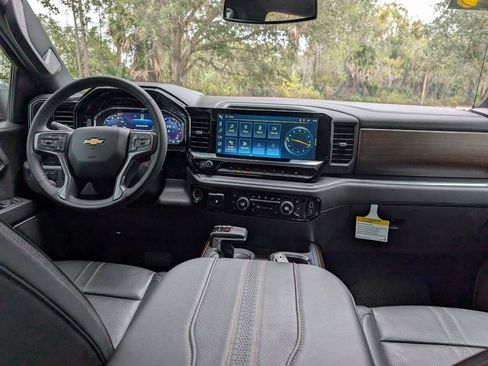 Used 2024 Chevrolet Silverado 1500 High Country w/ Z71 Off-Road Package image 12