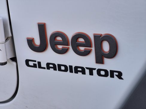 Used 2021 Jeep Gladiator Mojave image 8