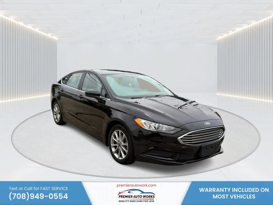 Used 2017 Ford Fusion SE FWD image 3