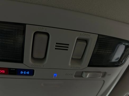 Used 2018 Subaru Outback 2.5i Limited image 23