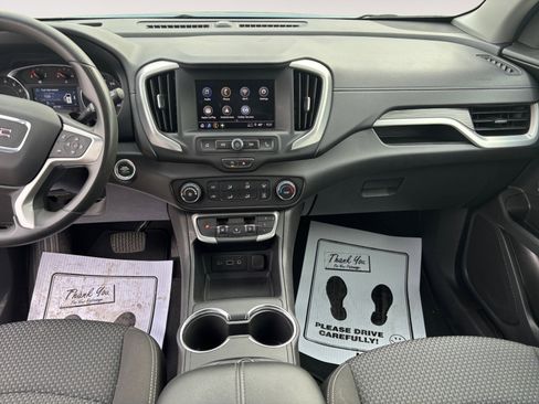 Used 2024 GMC Terrain SLE image 11