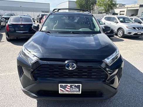 Used 2024 Toyota RAV4 LE AWD/4WD image 8