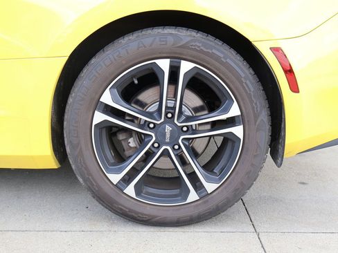 Used 2017 Chevrolet Camaro LT RWD image 31