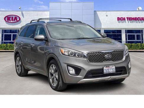 Used 2017 Kia Sorento SX image 3