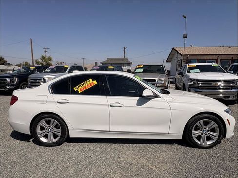 Used 2018 BMW 328d Sedan RWD image 3