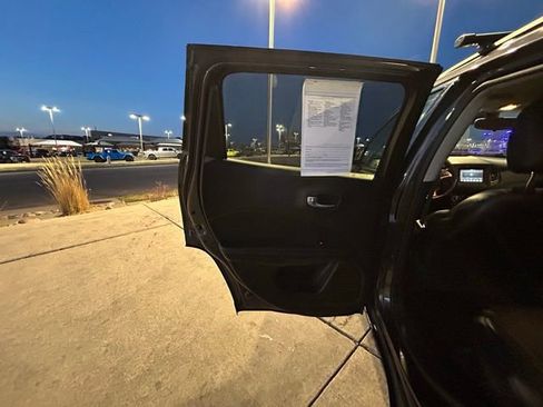 Used 2020 Jeep Compass Latitude w/ Cold Weather Group AWD/4WD image 25