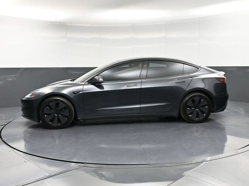 Used 2024 Tesla Model 3 Standard Range image 2