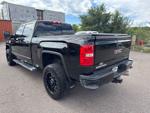 Used 2019 GMC Sierra 2500 Denali w/ Duramax Plus Package AWD/4WD image 5